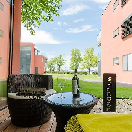 Balatonbee Apartman Apartment