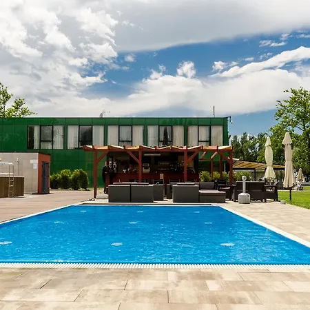 Balatonbee Apartman Apartment *