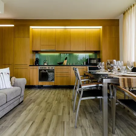 Balatonbee Apartman Apartment *